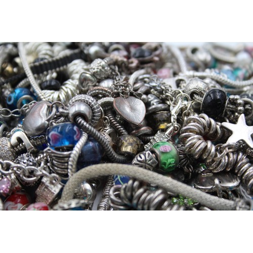 530 - 1.5kg Assorted Fashion Charm Bracelets And Charms