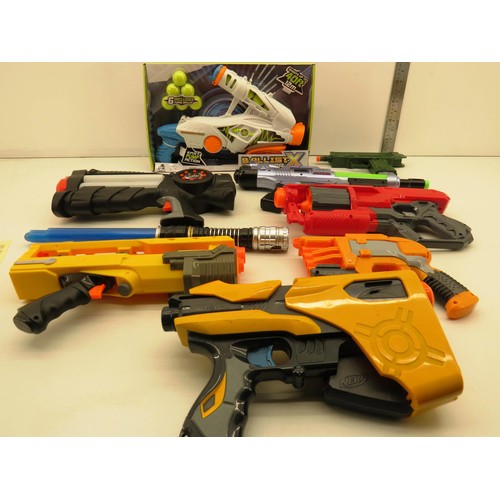 136 - BOX OF TOY GUNS INCLUDING NERF