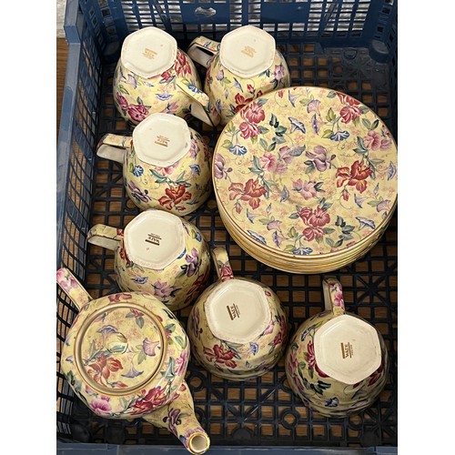 93 - SELECTION OF CERAMICS INCLUDING 2 x WADE FLORAL PATTEN PART TEA SETS AND A LARGE CERAMIC ROSE PATTER... 