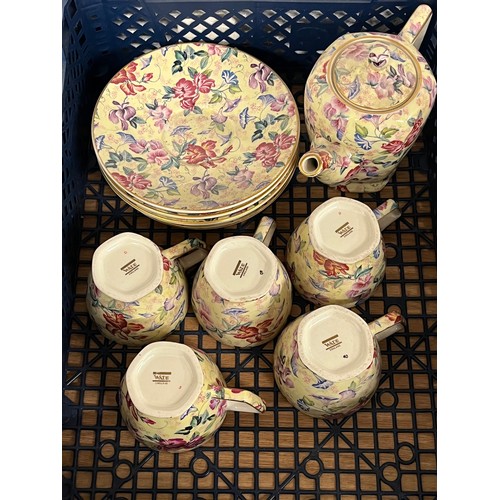 93 - SELECTION OF CERAMICS INCLUDING 2 x WADE FLORAL PATTEN PART TEA SETS AND A LARGE CERAMIC ROSE PATTER... 