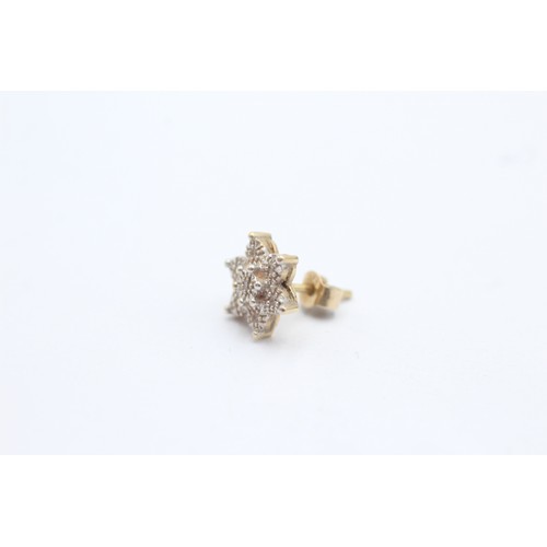 412 - 9ct gold diamond snowflake stud earrings (1.7g)