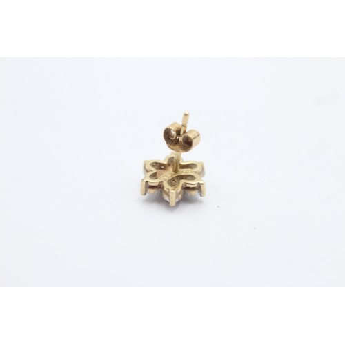 412 - 9ct gold diamond snowflake stud earrings (1.7g)