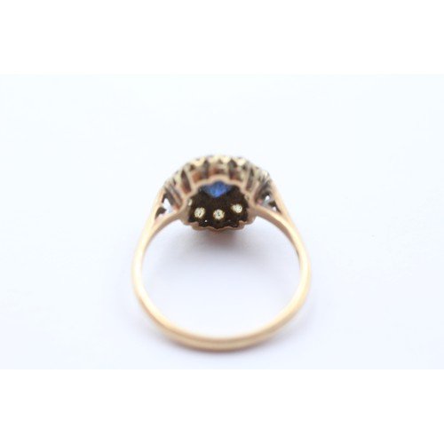 436 - 9ct gold synthetic sapphire & white gemstone dress ring (2.6g) SIZE N