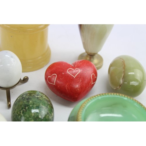 521 - 14 x Assorted Gemstone ORNAMENTS Inc Agate Vases, Gemstone Eggs Etc