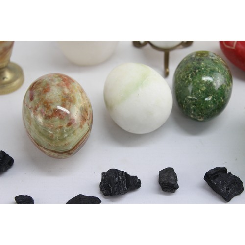 521 - 14 x Assorted Gemstone ORNAMENTS Inc Agate Vases, Gemstone Eggs Etc