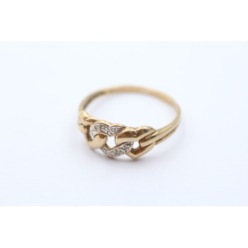 524 - 9ct gold diamond triple heart ring (1.6g) SIZE Q