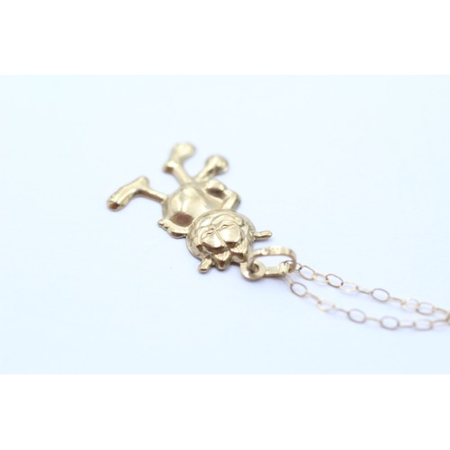 536 - 9ct gold garfield pendant necklace (0.7g)