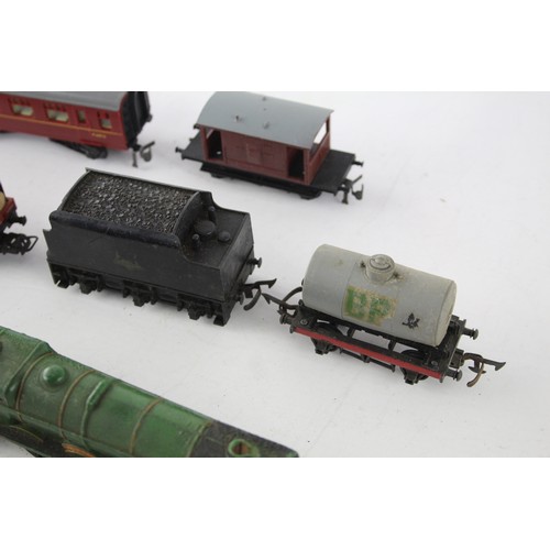 497 - 8x Vintage Oo Gauge JOUEF / TRIANG Inc Loco TR2335, 46201, Coach & Rolling Stock