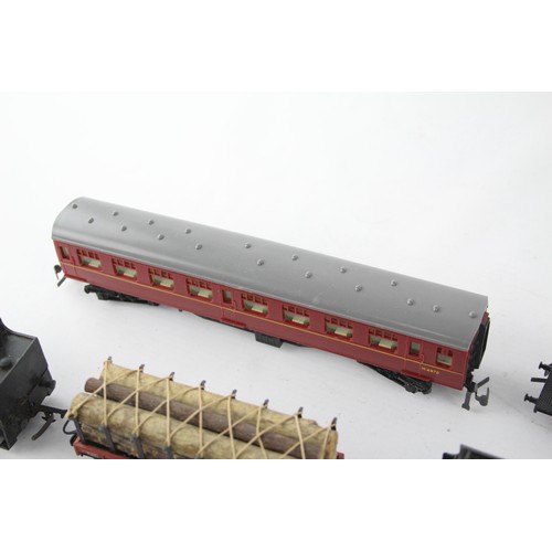 497 - 8x Vintage Oo Gauge JOUEF / TRIANG Inc Loco TR2335, 46201, Coach & Rolling Stock