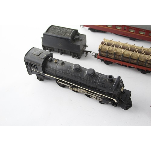 497 - 8x Vintage Oo Gauge JOUEF / TRIANG Inc Loco TR2335, 46201, Coach & Rolling Stock