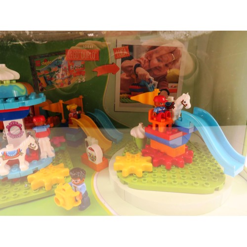 302 - RETAIL LEGO DUPLO SHOP DISPLAY