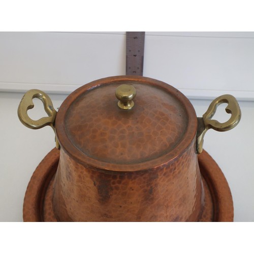 70 - HAMMERED COPPER POT AND LID WITH PLATE