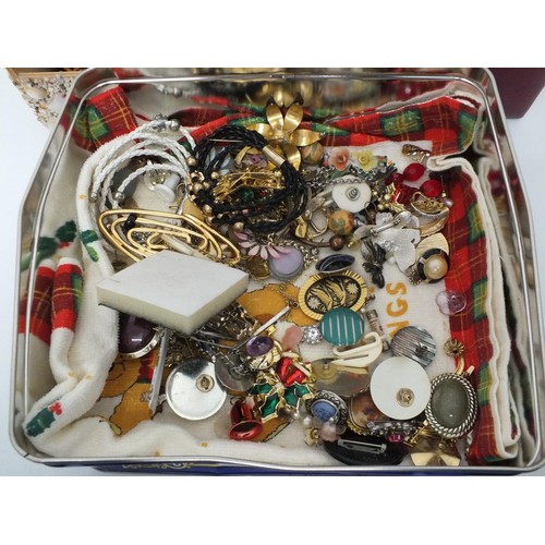 232 - JOBLOT OF COSTUME JEWELLERY INCLUDES VINTAGE BROOCHES, EARRINGS ETC