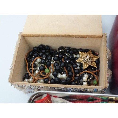 232 - JOBLOT OF COSTUME JEWELLERY INCLUDES VINTAGE BROOCHES, EARRINGS ETC