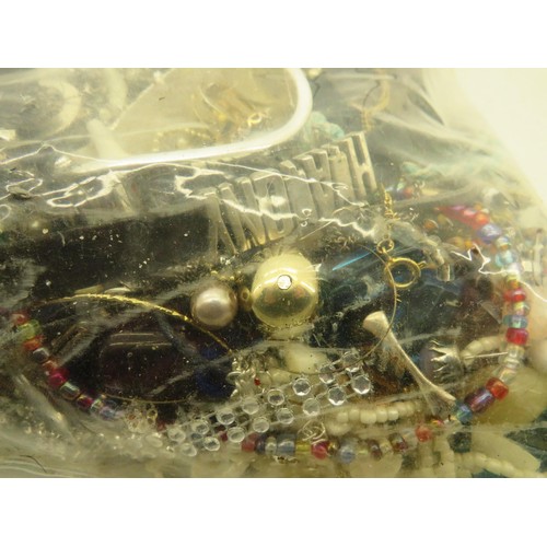 390 - 10kg COSTUME JEWELLERY BAG INCLUDING NECKLACES, EARRINGS, BRACELETS