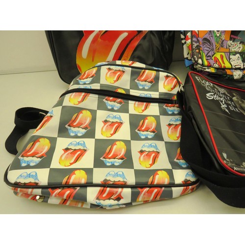 305 - 6 x SHOULDER BAGS,  BEATLES, BATMAN, JOKER, MOHAMED ALI & LIPS - ALL NEW