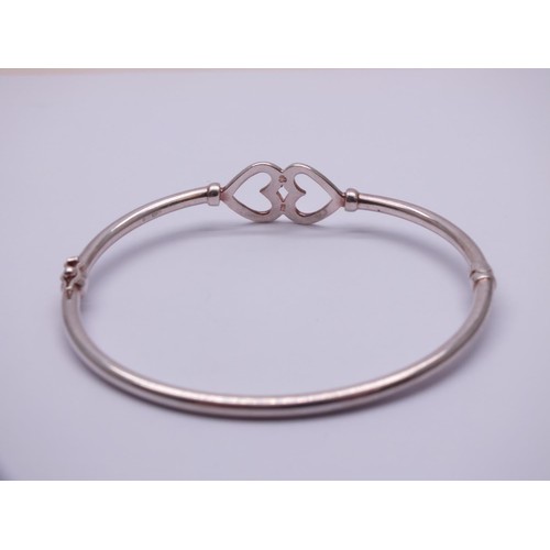 250 - 925 STERLING SILVER DOUBLE HEART HINGED BANGLE 9g