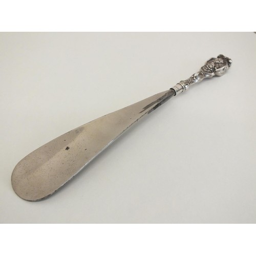 374 - ANTIQUE SILVER BIRMINGHAM HALLMARKED SHOE HORN ANTIQUE BREAD FORK AND OTHER VINTAGE CUTLERY AND SERV... 