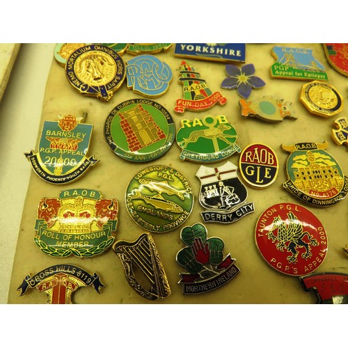 293 - JOBLOT OF ASSORTED BADGES- ADVERTISING, CHARITY, BIRDS AND ANIMALS