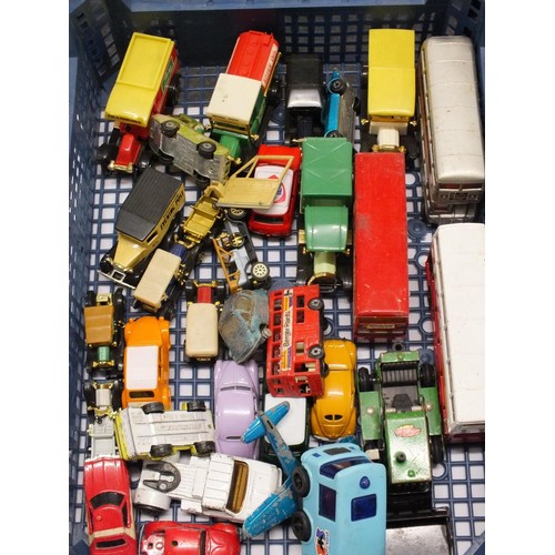 275 - THREE TRAYS OF DIECAST INCLUDES BOXED VANGAURDS RELIANT REGAL DINKY AND CORGI