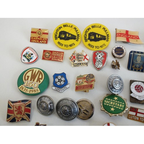 COLLECTION OF ASSORTED BADGES INCLUDES ENAMEL, FOOTBALL, BARNSLEY ...