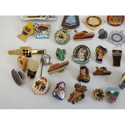 JOBLOT OF ASSORTED BADGES INCLUDES MAGIC ROUNDABOUT PIN BADGE SET ...