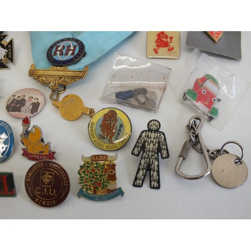 283 - JOBLOT OF ASSORTED BADGES, MASONIC MEDALS ETC