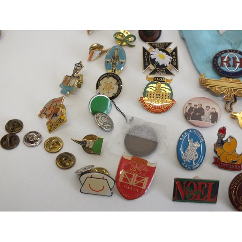 283 - JOBLOT OF ASSORTED BADGES, MASONIC MEDALS ETC