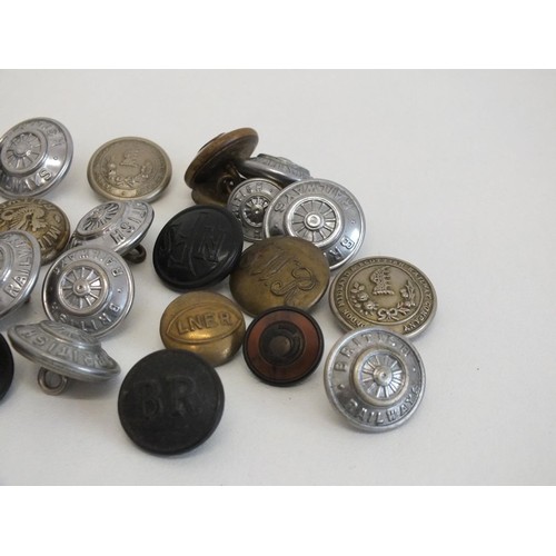 288 - COLLECTION OF MILITAIRY AND RAILWAY BUTTONS