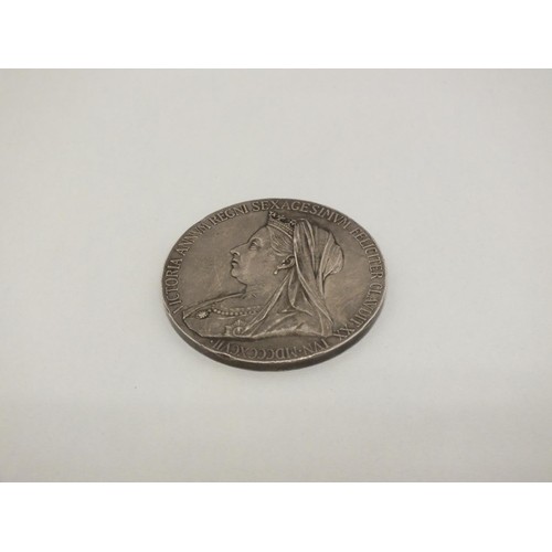 252 - 1897 QUEEN VICTORIA DIAMOND JUBILEE MEDAL