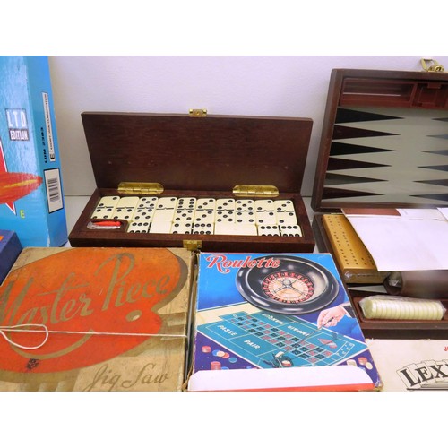 87 - JOBLOT OF ASSORTED VINTAGE GAMES, BOARD GAMES INCLUDES HANDMADE WOODEN PINBALL AND MONOPOLY