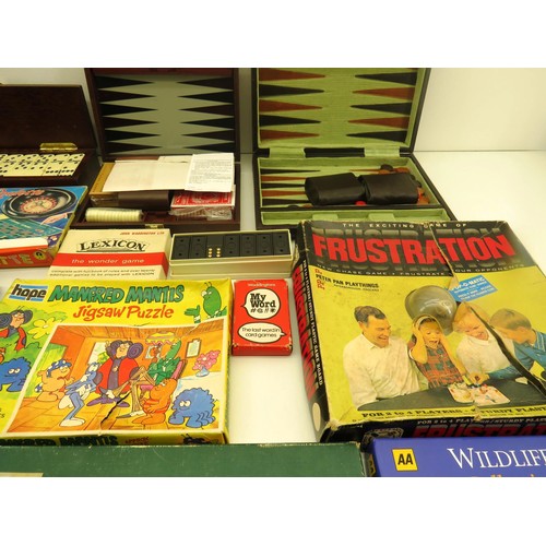 87 - JOBLOT OF ASSORTED VINTAGE GAMES, BOARD GAMES INCLUDES HANDMADE WOODEN PINBALL AND MONOPOLY