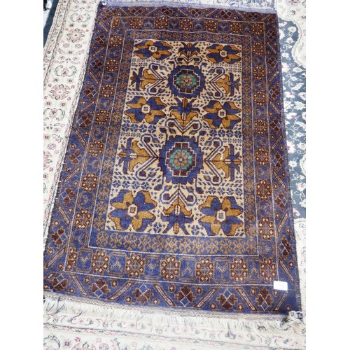 10 - VINTAGE BLUE AND GREEN RUG SIZE 50