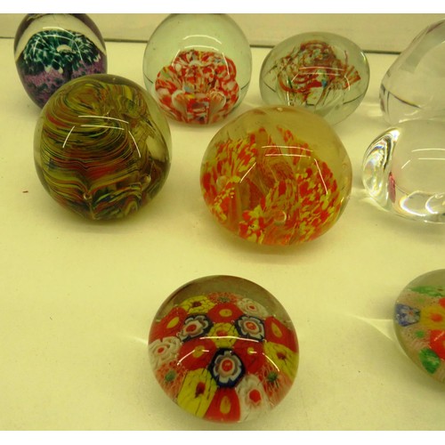 14 - COLLECTION OF TWELVE GLASS PAPERWEIGHTS INCUDES MILLEFIORI