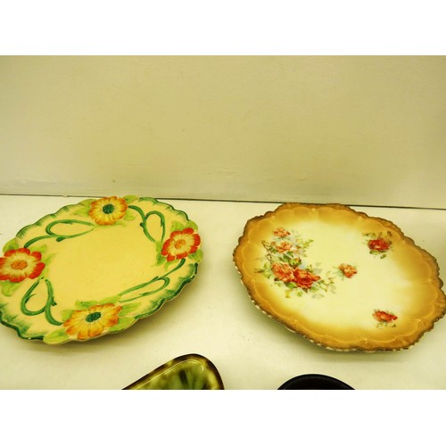 17 - SELECTION OF VINTAGE CERAMICS INCLUDES HORNSEA PIN DISH, MINITURE COALPORT PLATES AND POTTER OKENS H... 