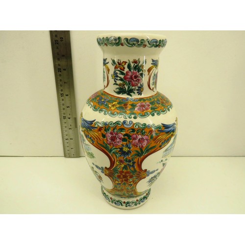 18 - ORIENTAL VASE AND ROYAL CANTON PLANTER