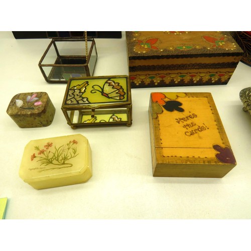 98 - A SELECTION OF FIFTEEN JEWELLERY BOXES, CARVED, INLAID, METAL, GLASS