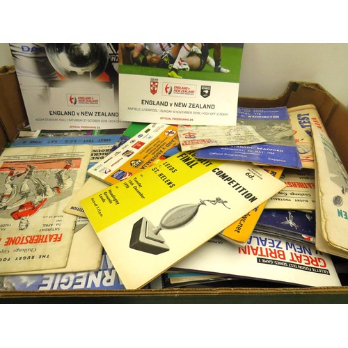 107 - BOX OF VARIOUS RUGBY PROGRAMMES, GB NEW ZEALAND, RUGBY WORLD CUP, SILK CUP, WORLD CUP AND MAY MORE