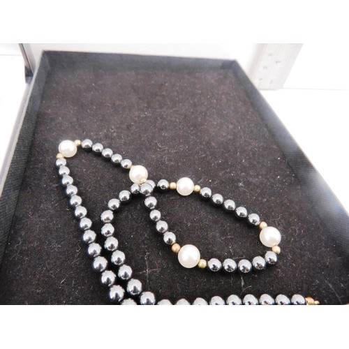 110 - 17 x BOXED COSTUME JEWELLERY INCLUDES JERSEY PEARL SET, BROOCHES, EARRINGS, FIVE STRING GARNET NECKL... 