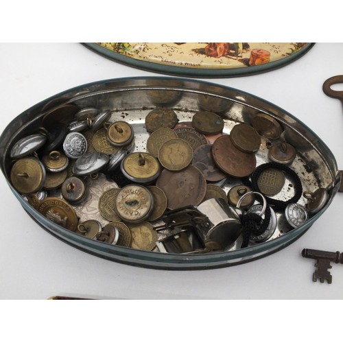 179 - OLD TIN FULL OF MISCELLANEOUS, COINS, KEYS, BADGES ETC