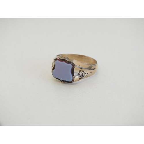 369 - GENTS SIGNET RING SHEILD STONE