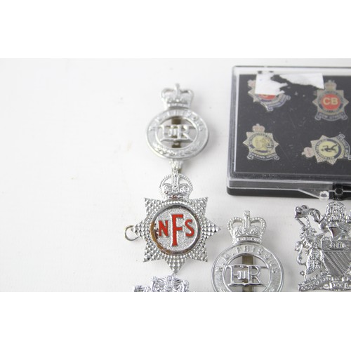 439 - Job Lot of Police, Fire & Prison Service Badges Inc Cap Badges, Collar, Shoulder