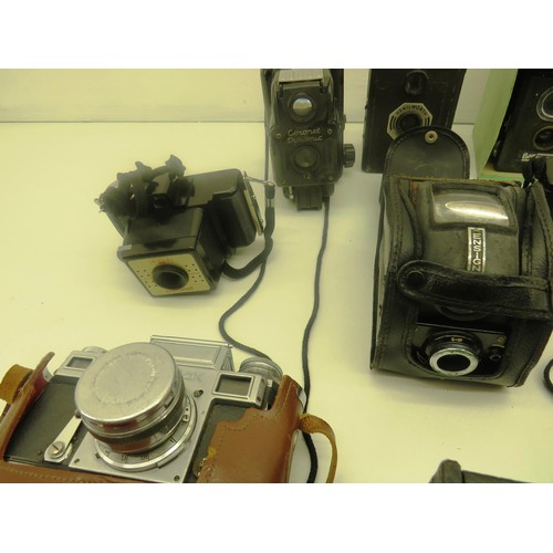 190 - COLLECTION OF VINTAGE CAMERAS INCLUDES CORONET DYNAMIC, ZORKI 4K, YOIGLINDER VITA II ETC