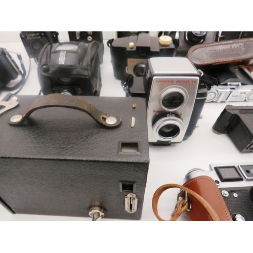 190 - COLLECTION OF VINTAGE CAMERAS INCLUDES CORONET DYNAMIC, ZORKI 4K, YOIGLINDER VITA II ETC