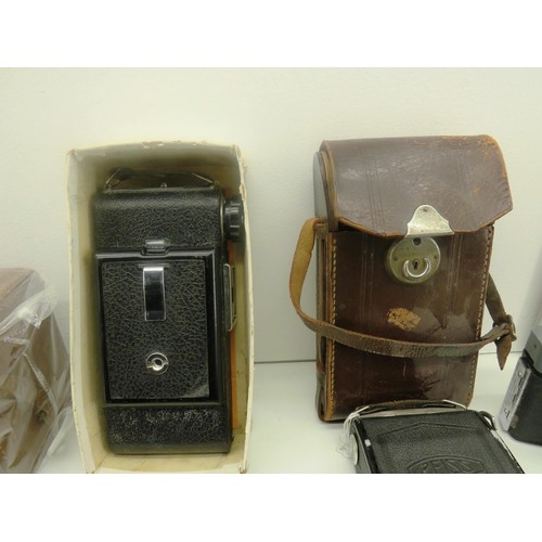 187 - 8 x VINTAGE CAMERAS INCLUDES No2 BAKELITE, NETTAR, THE SOHO CADET, BLACK COLOUR BOX ETC