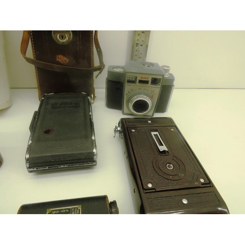 187 - 8 x VINTAGE CAMERAS INCLUDES No2 BAKELITE, NETTAR, THE SOHO CADET, BLACK COLOUR BOX ETC