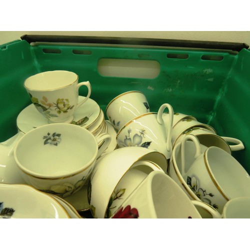 307 - PORCELAIN DINNER SET - SIX CUPS, SIX SAUCERS, TWO DISHES, FOUR PLATES, SUGAR BOWL, COFFEE POT, MILK ... 