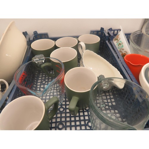 326 - JOBLOT OF CERAMICS AND GLASSWARE TO INCLUDE COALPORT