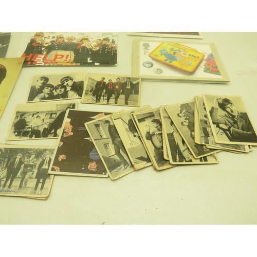 333 - BEATLES A+BC BUBBLEGUM CARDS (17) TOGETHER WITH BEATLES AND ELVIS POSTCARDS