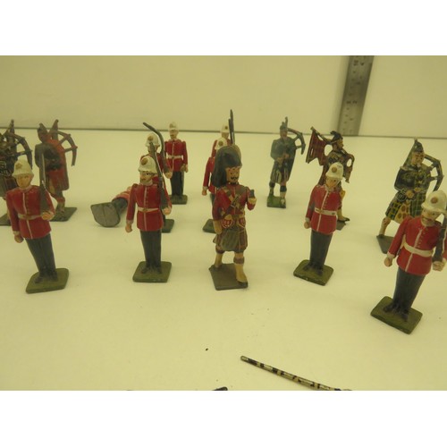 352 - BRITAINS MILITARY BRITISH SOLDIERS